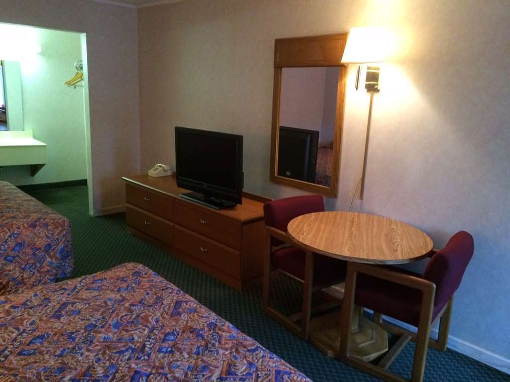 Town And Country Inn Suites Spindale Zimmer foto