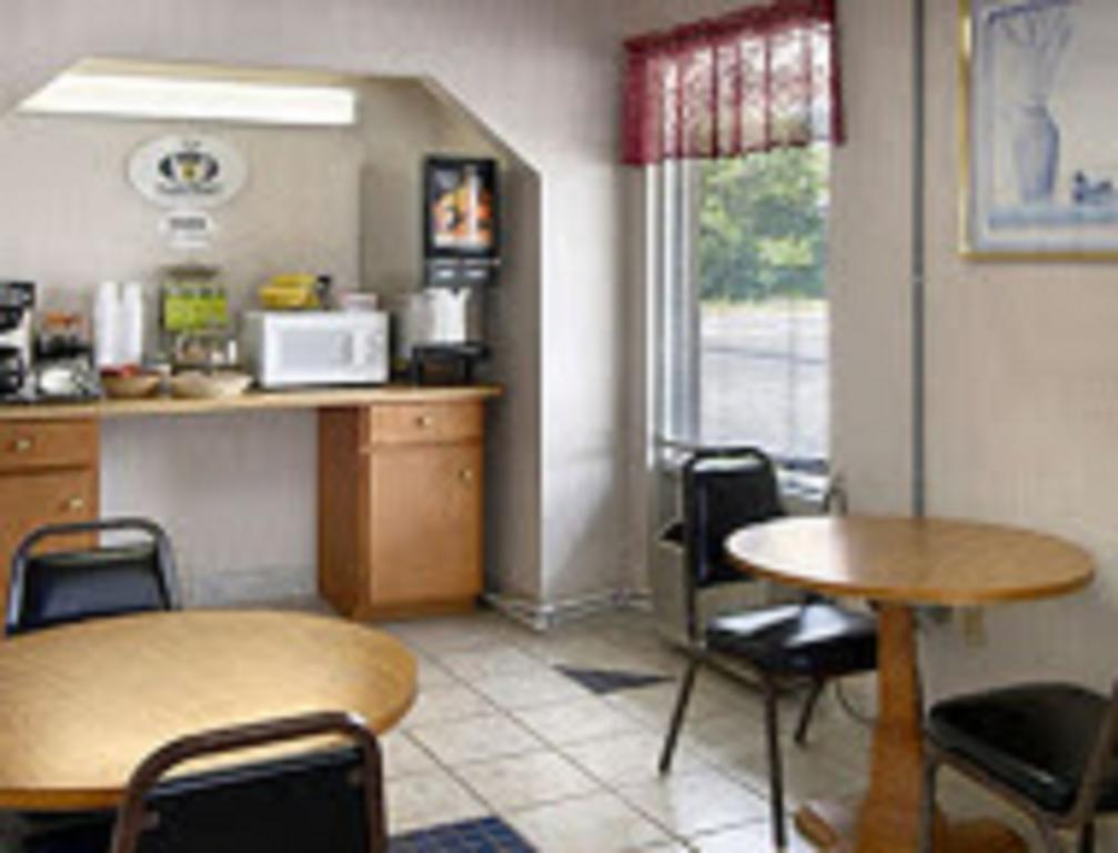Town And Country Inn Suites Spindale Exterior foto