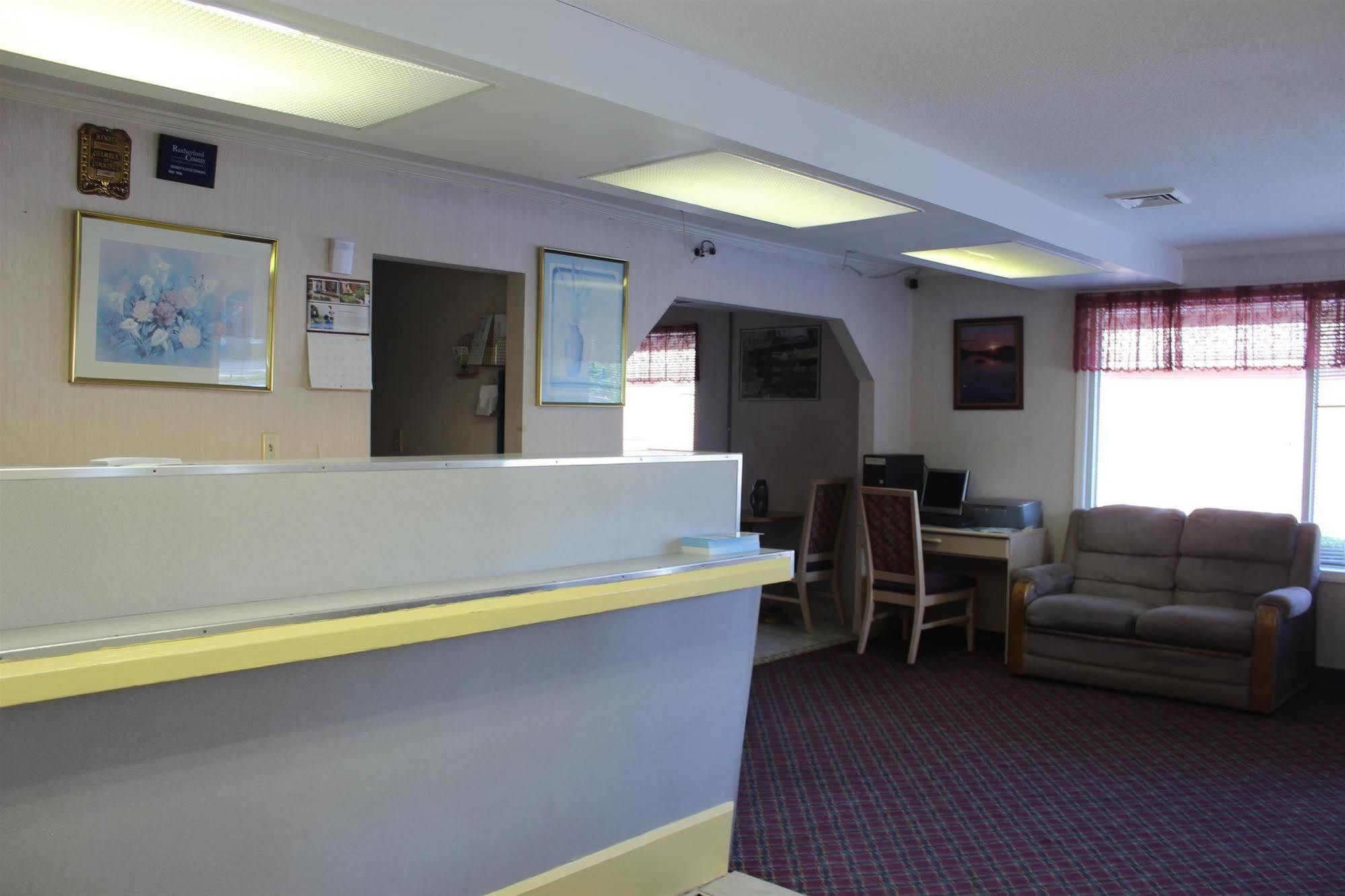 Town And Country Inn Suites Spindale Exterior foto